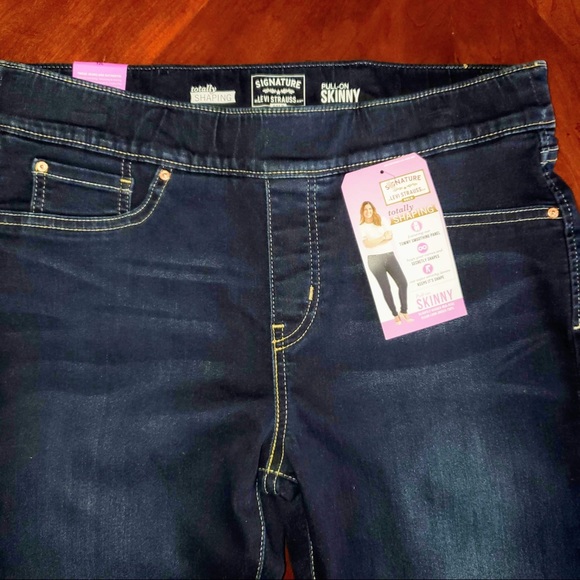 Levi Strauss Skinny Jeans size 12L - Picture 2 of 6